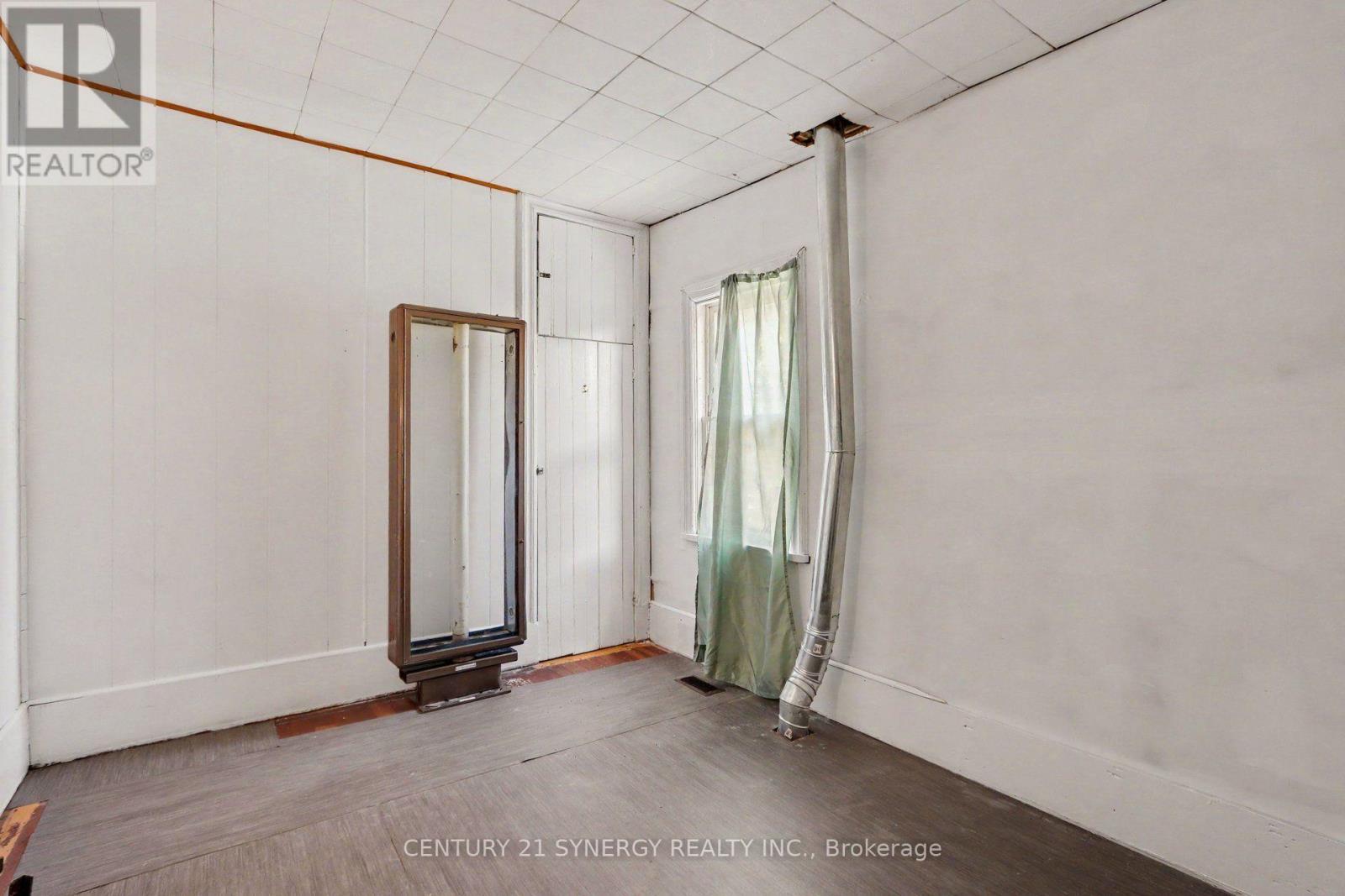 37 Smiths Falls Avenue, Smiths Falls, ON