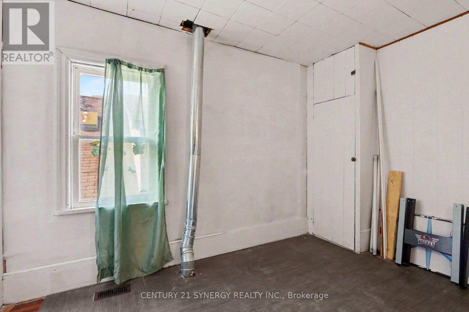 37 Smiths Falls Avenue, Smiths Falls, ON