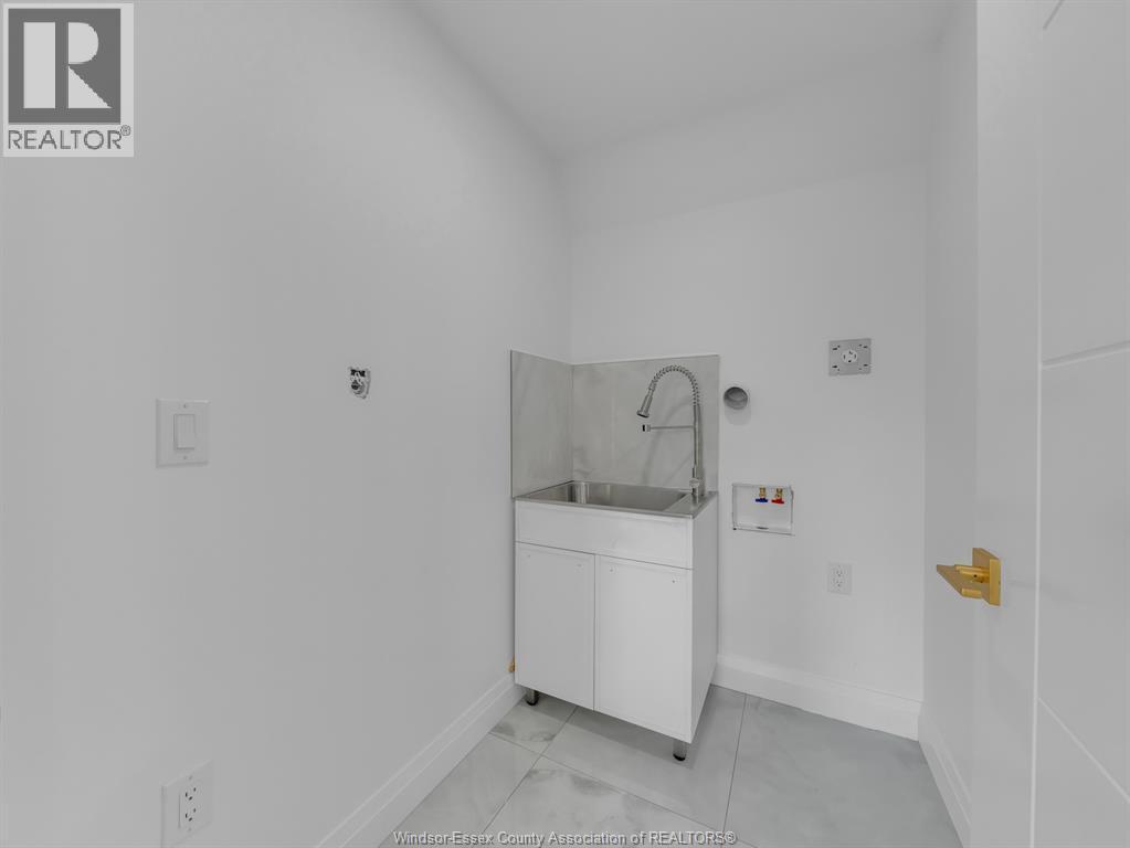 3672 Sutton Avenue, Windsor, ON