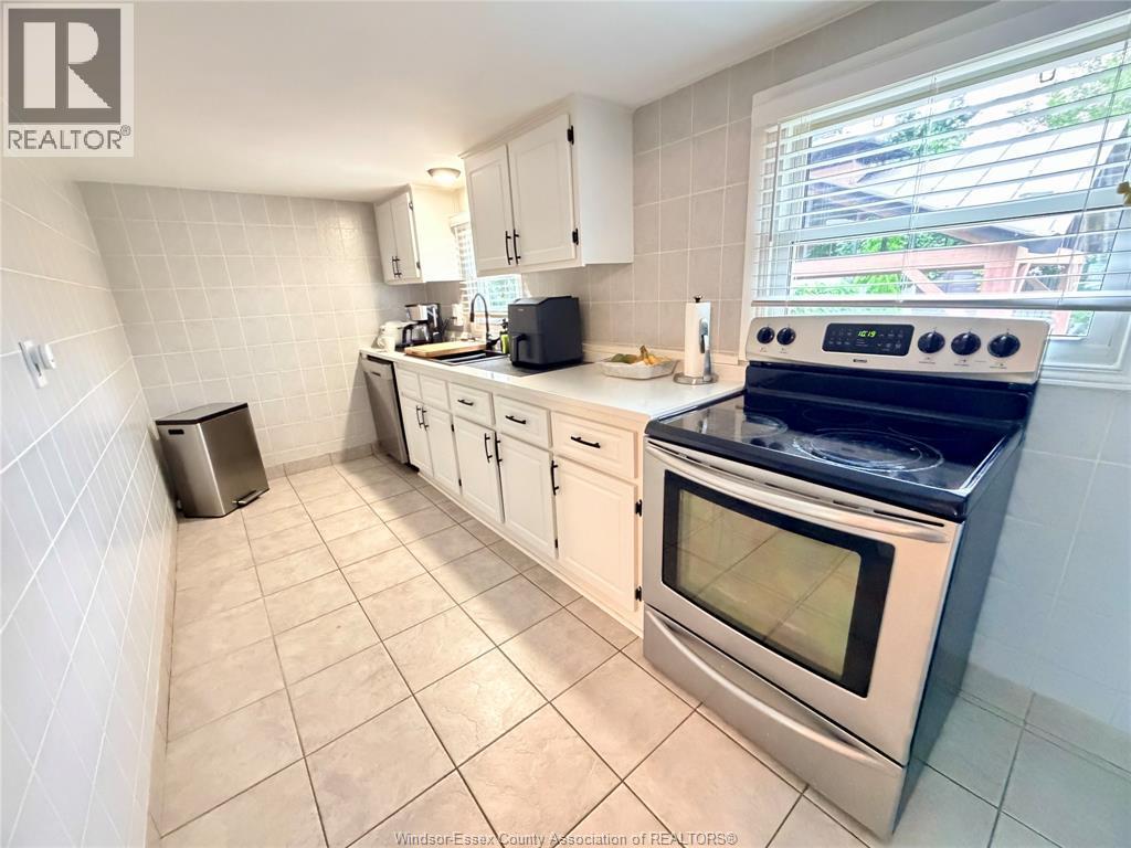 1670 Albert Road, Windsor, ON