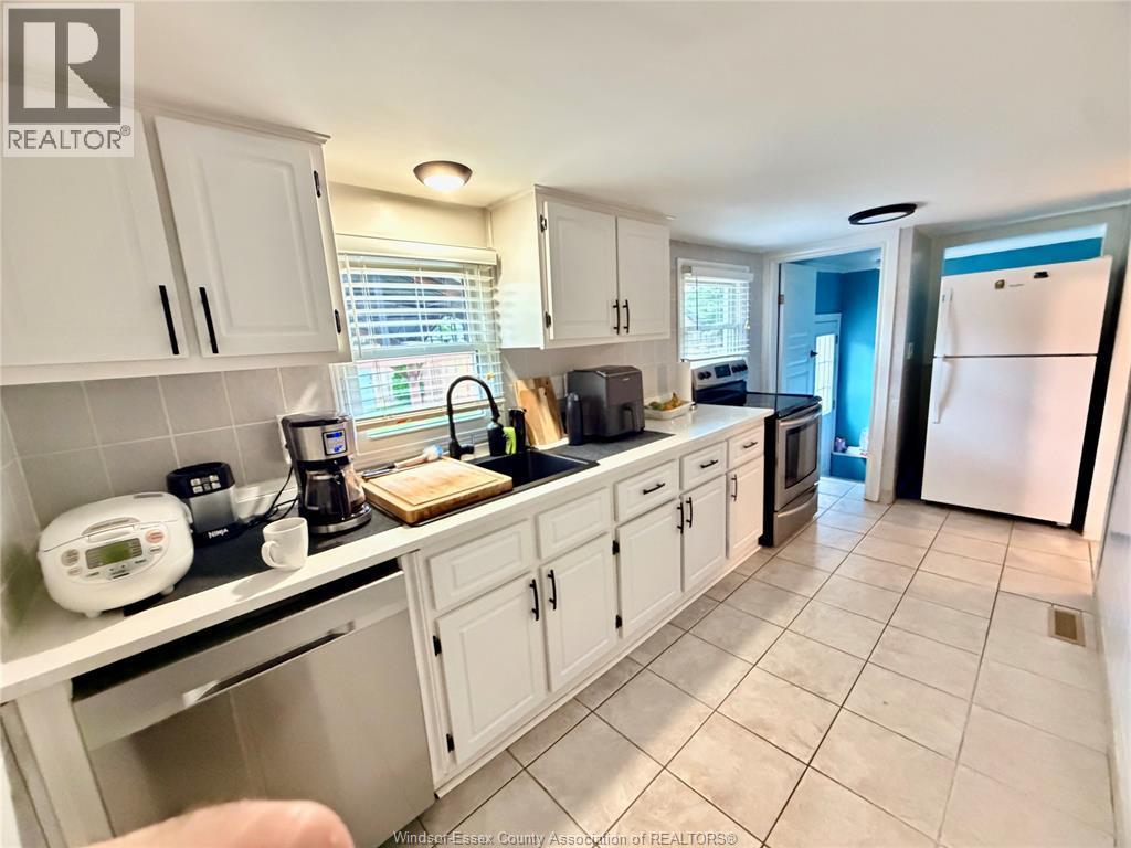 1670 Albert Road, Windsor, ON