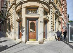 304 - 230 KING STREET E Toronto, ON M5A 1K5
