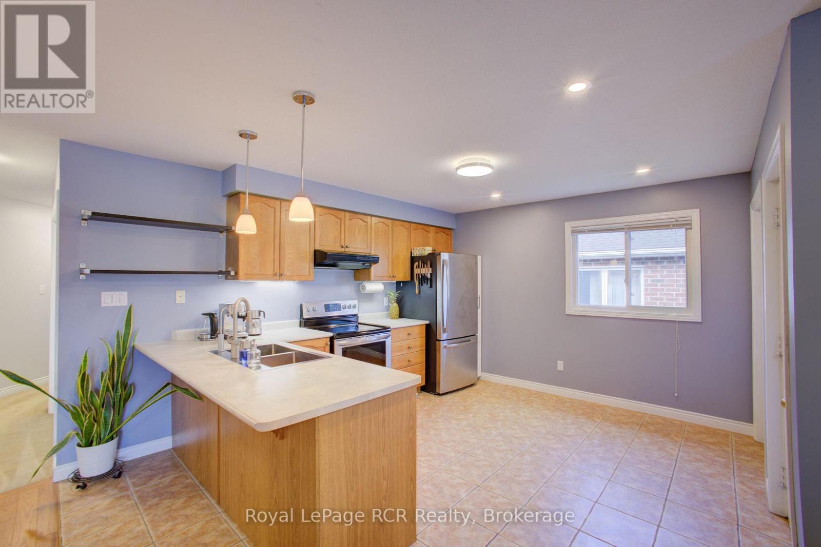 952 Gzowski Street, Centre Wellington (Fergus), ON