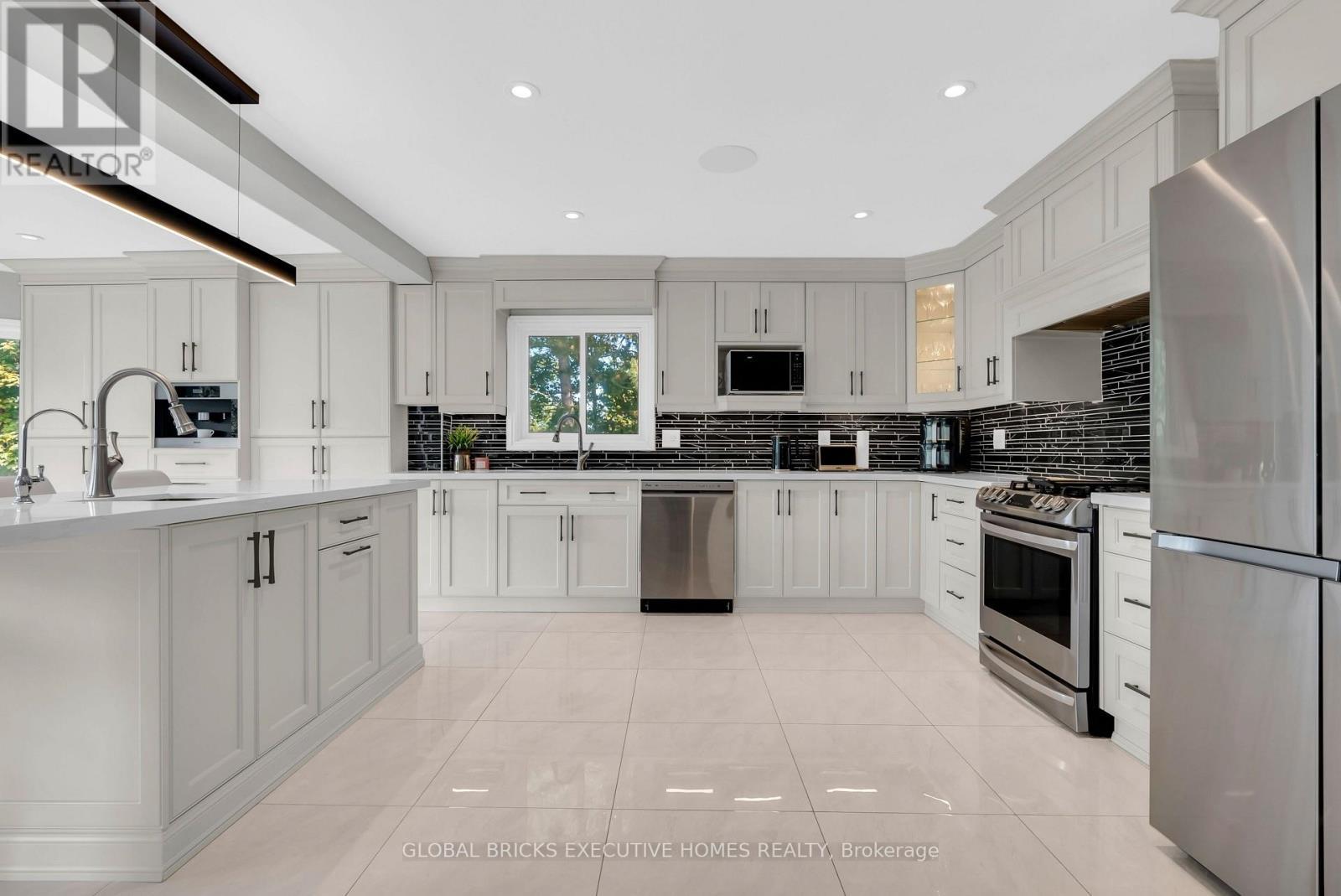 2169 Bonfield Court, Burlington, ON