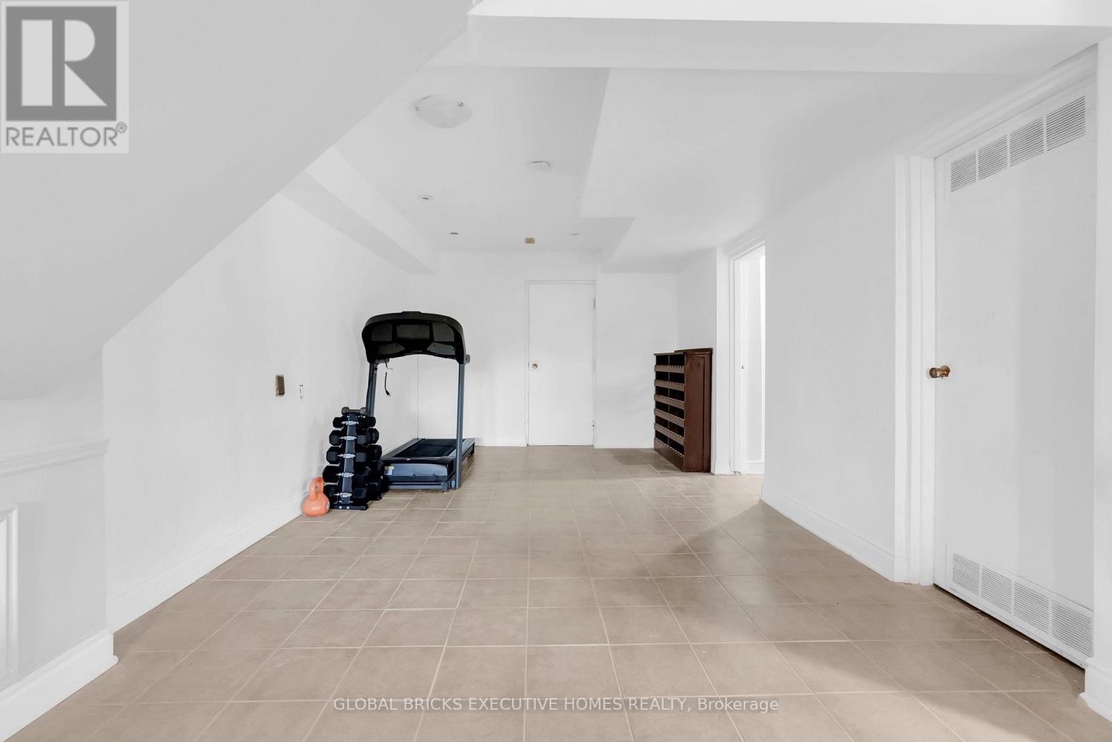 2169 Bonfield Court, Burlington, ON