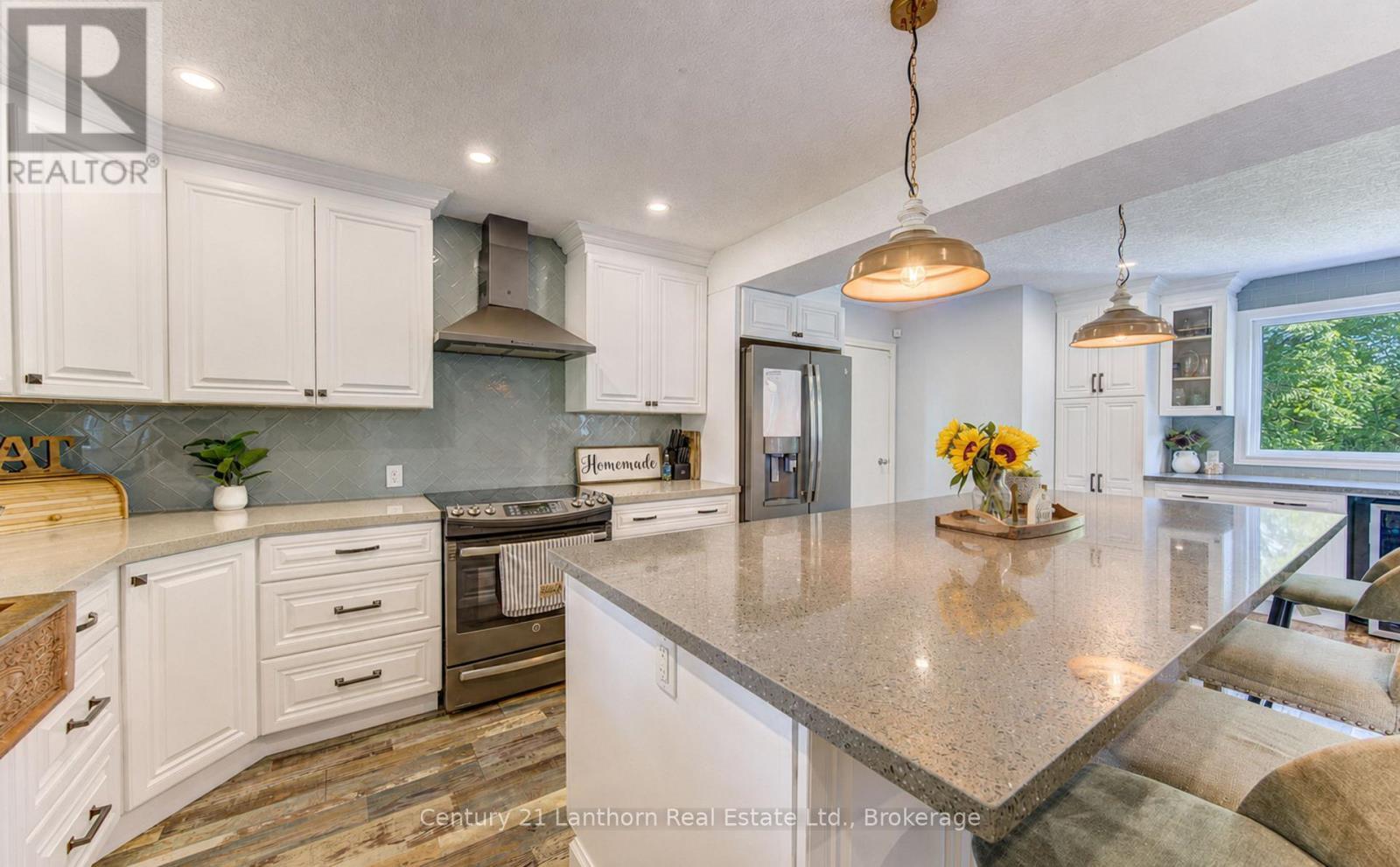 23 West Cove, Cambridge, ON