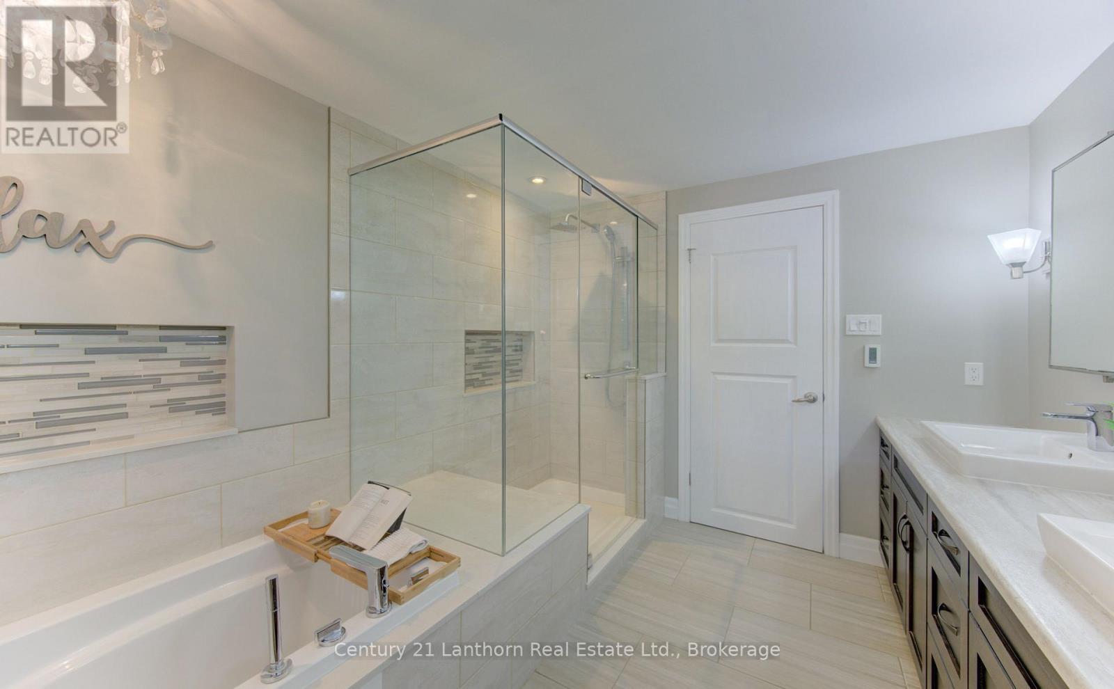 23 West Cove, Cambridge, ON
