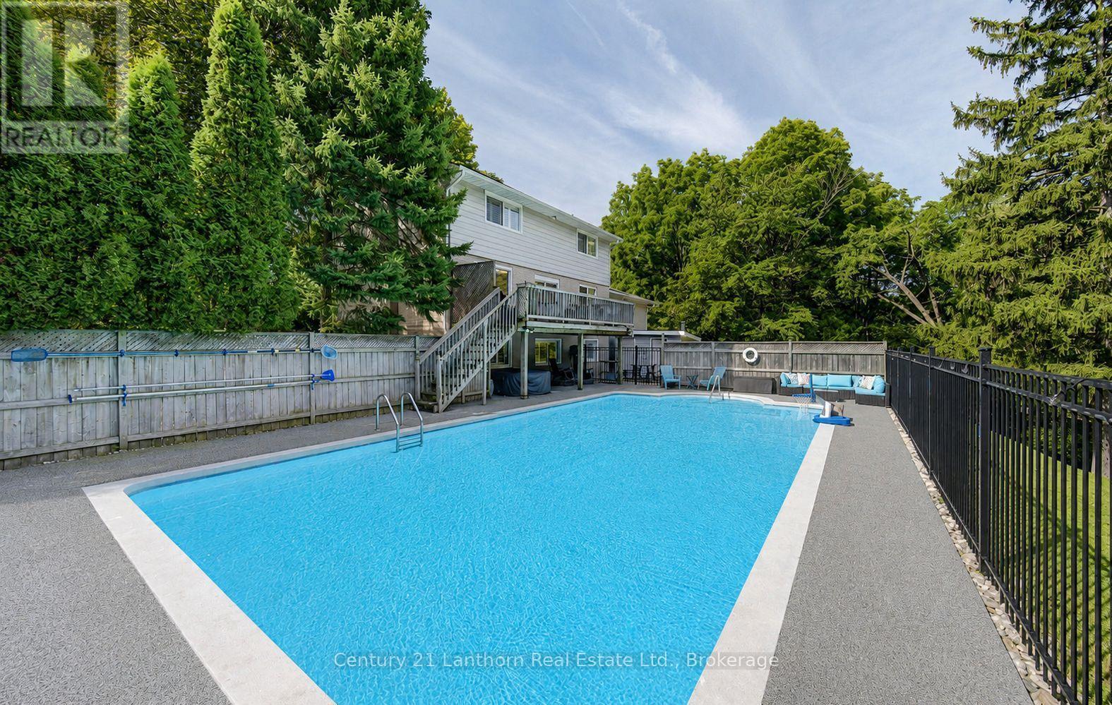 23 West Cove, Cambridge, ON