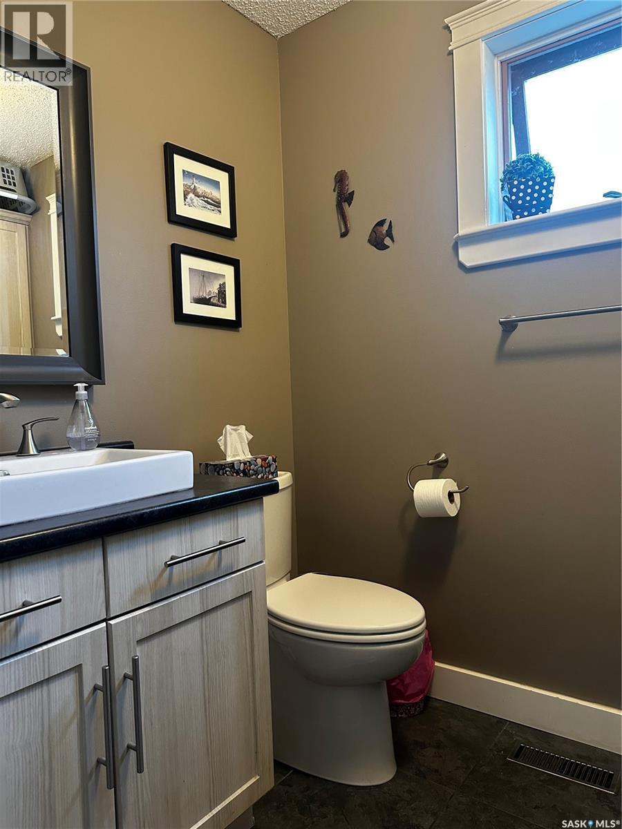 895 Brimacombe Drive, Weyburn, SK