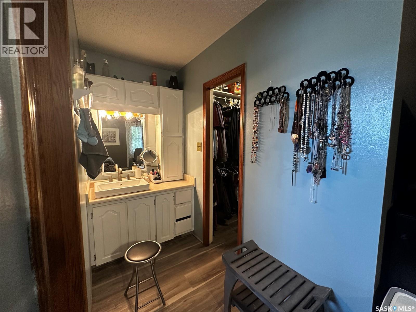 895 Brimacombe Drive, Weyburn, SK
