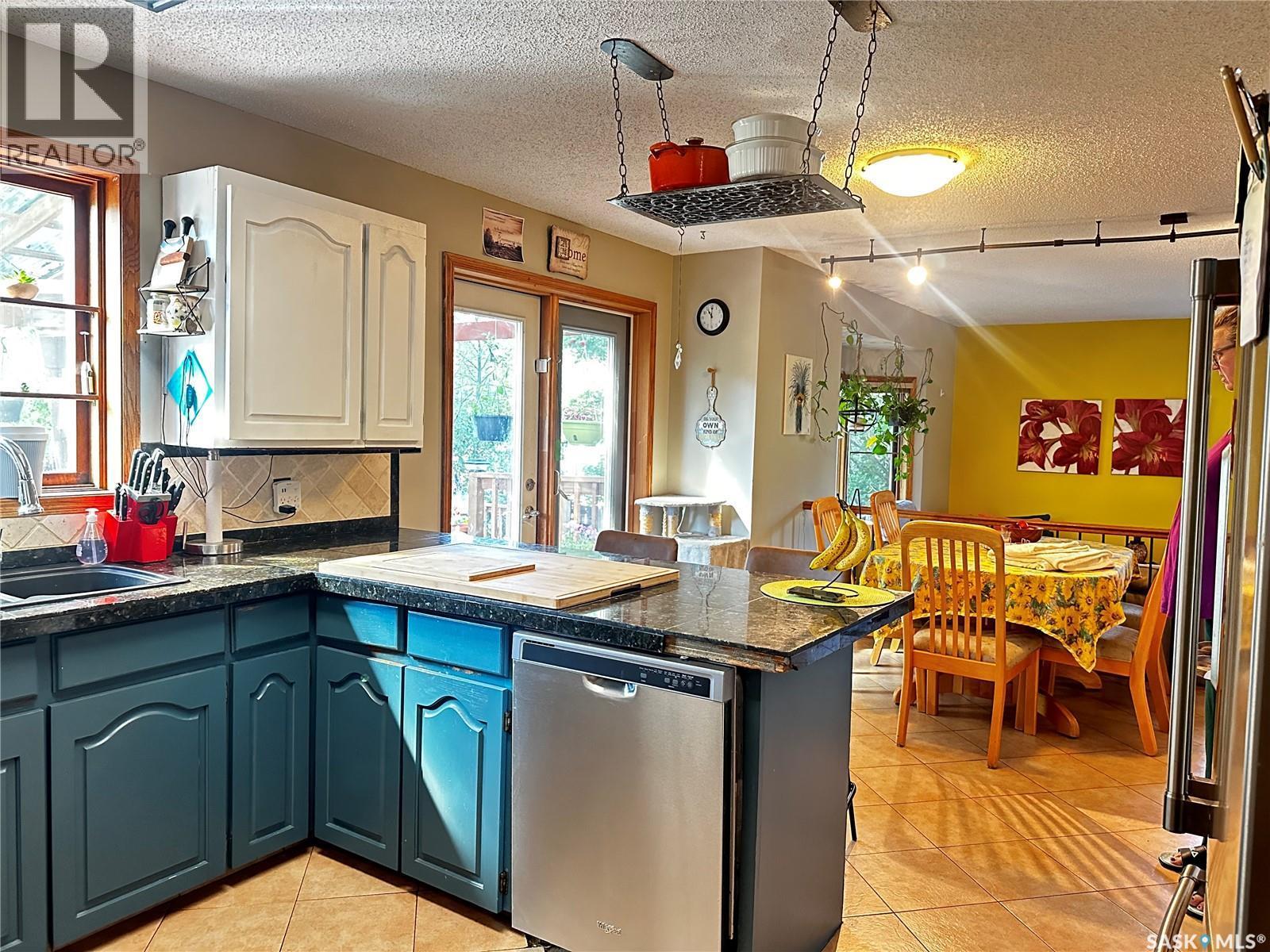 895 Brimacombe Drive, Weyburn, SK
