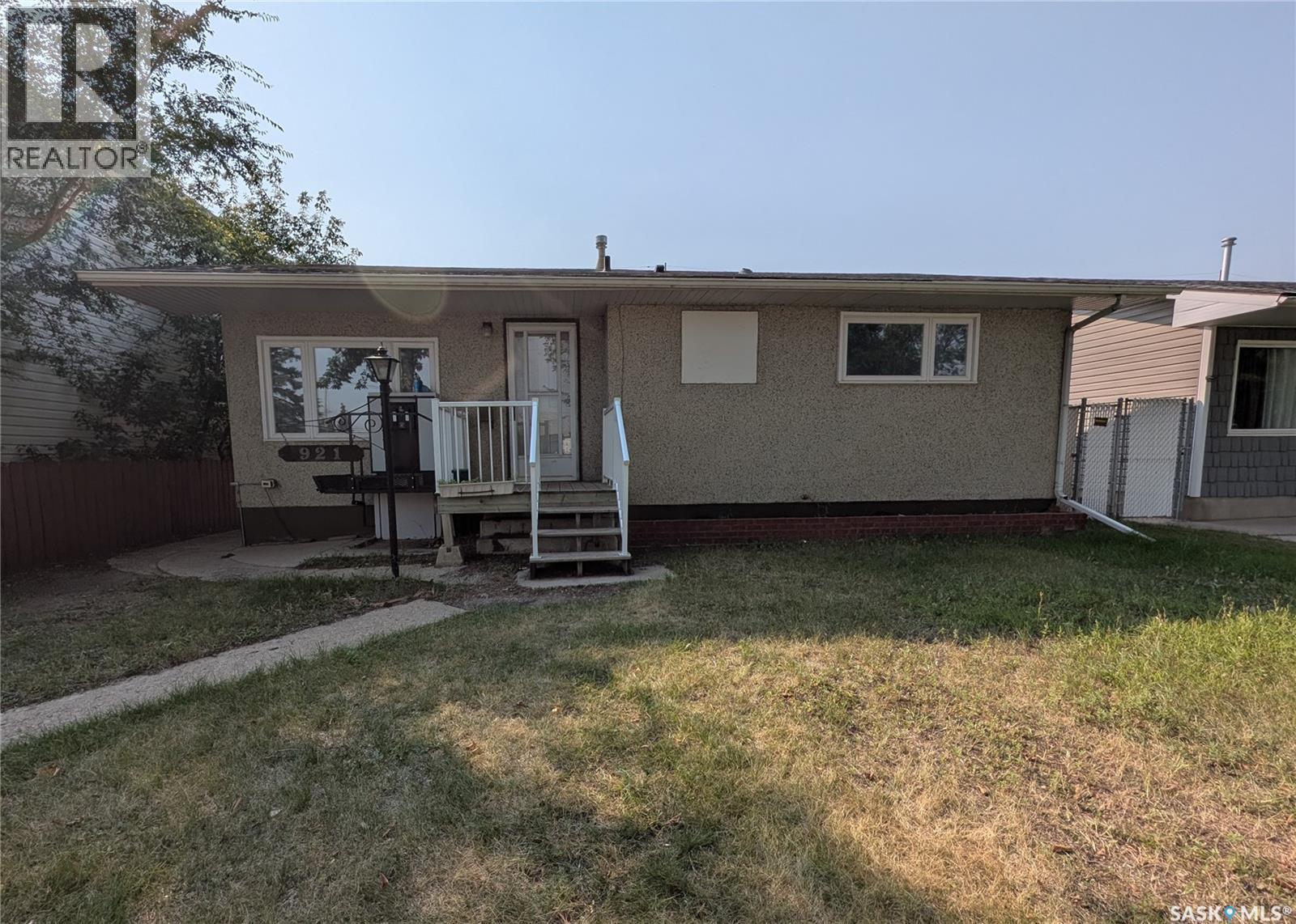 921 Weldon Avenue, Saskatoon, SK