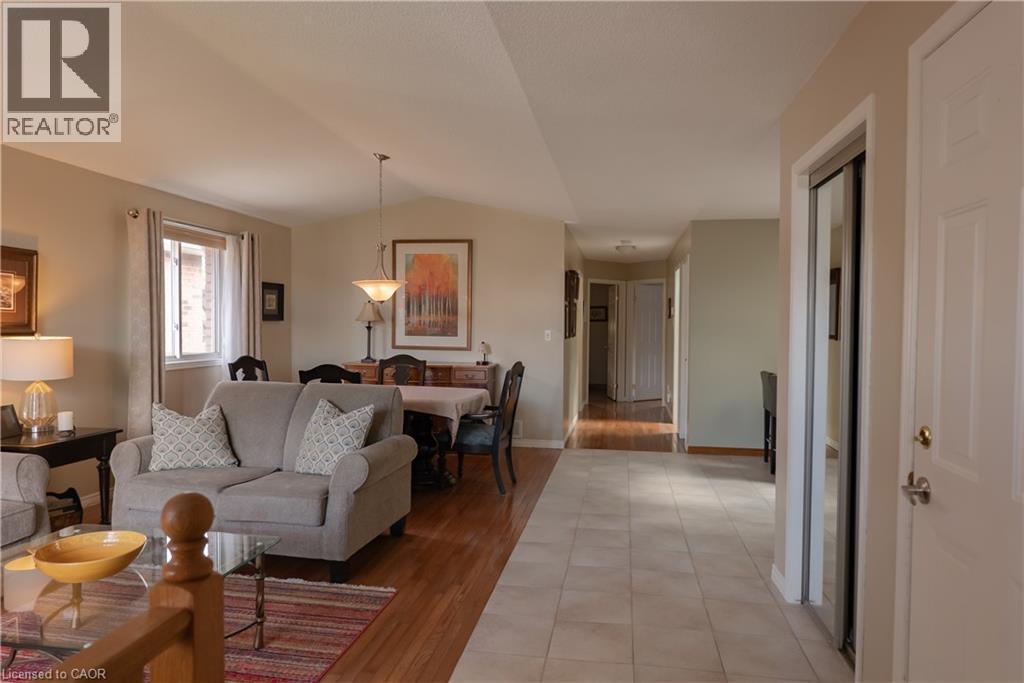 54 Republic Avenue, Hamilton, ON