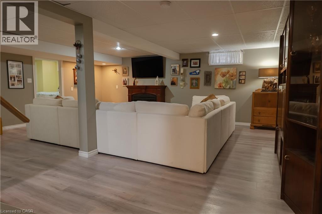 54 Republic Avenue, Hamilton, ON