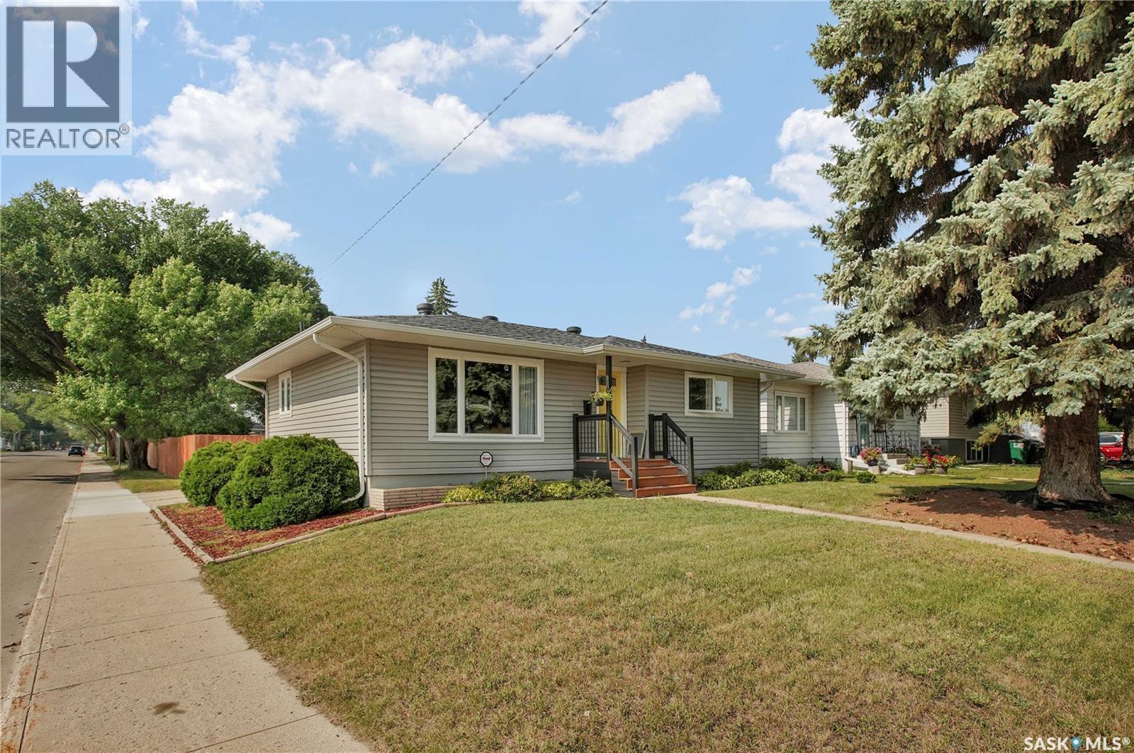 401 R Avenue N, Saskatoon, SK