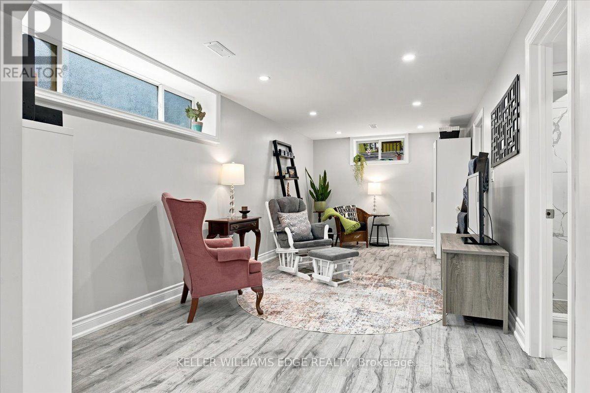 2407 Barclay Road, Burlington, ON