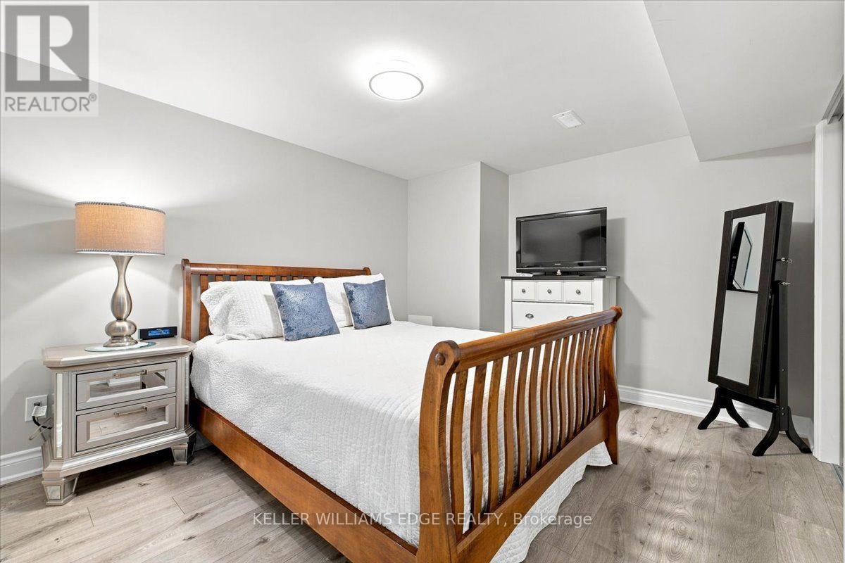2407 Barclay Road, Burlington, ON
