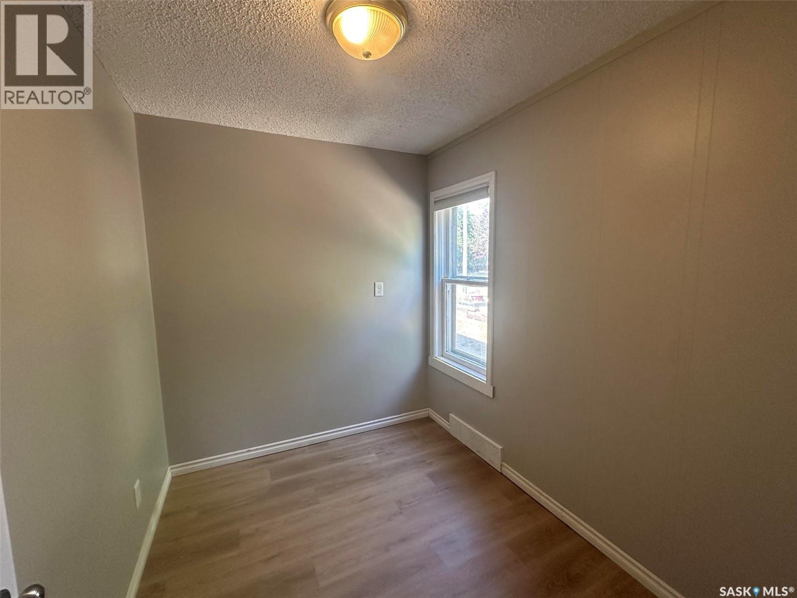 821 6Th Avenue Nw, Moose Jaw, SK