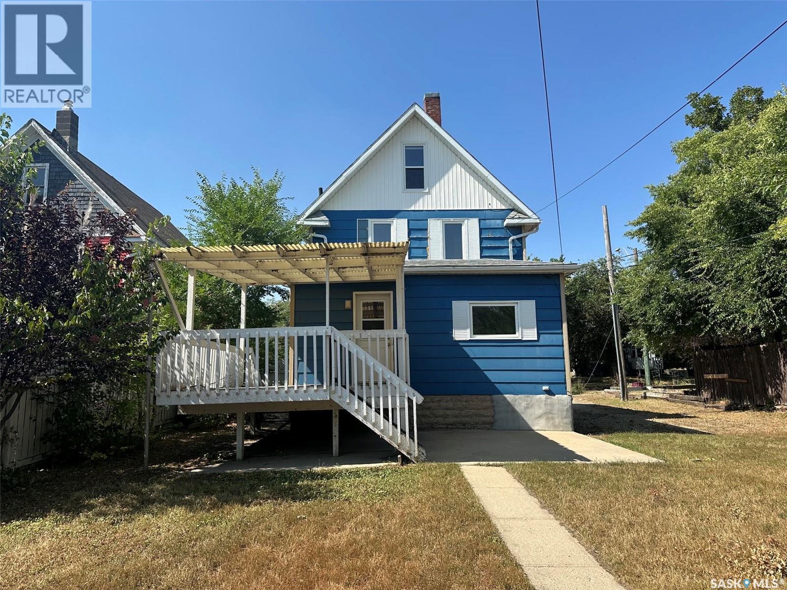 821 6Th Avenue Nw, Moose Jaw, SK