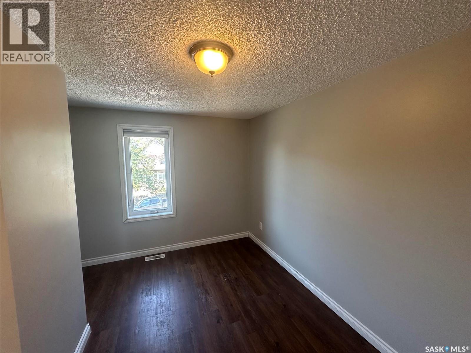 821 6Th Avenue Nw, Moose Jaw, SK