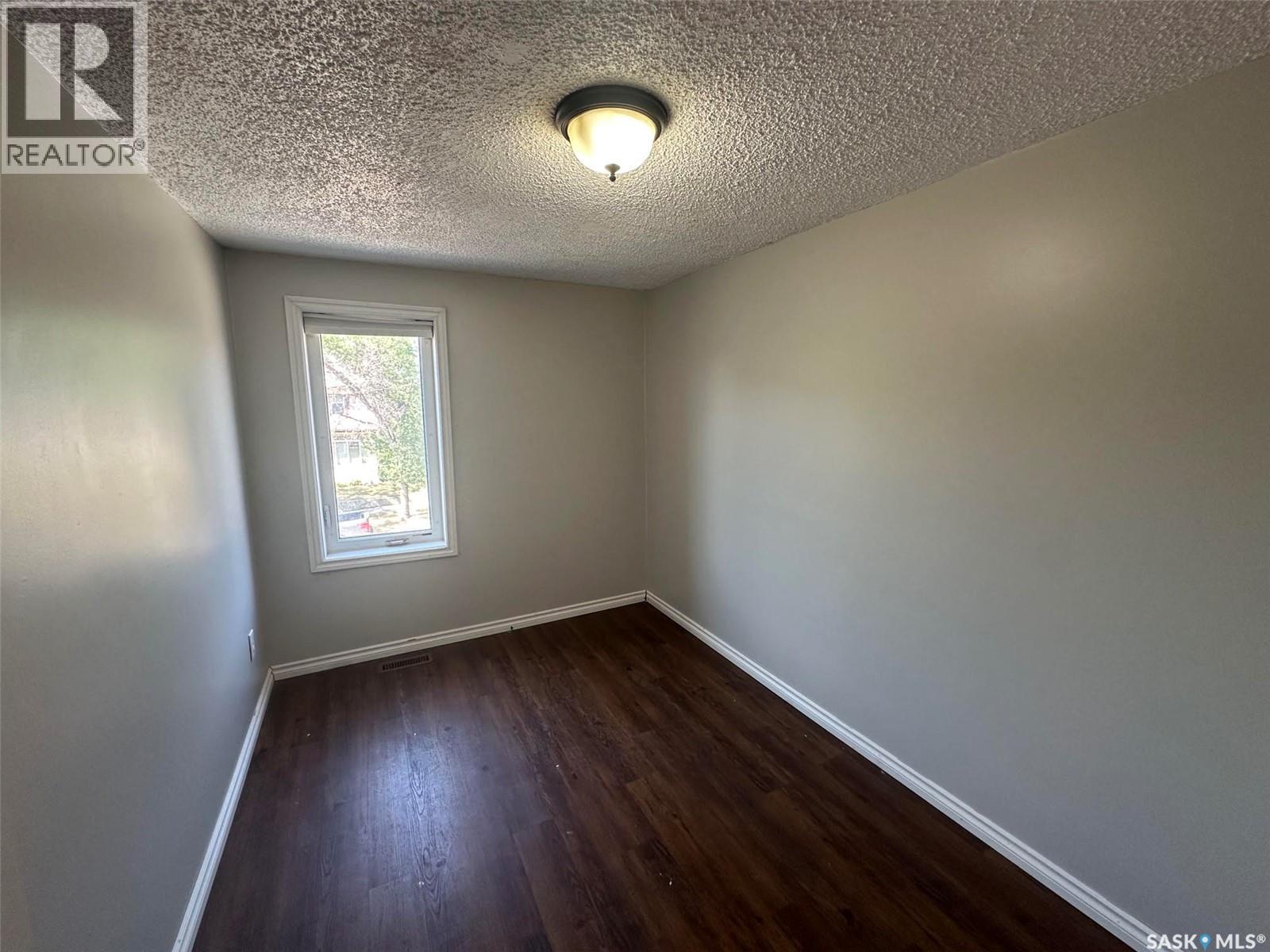 821 6Th Avenue Nw, Moose Jaw, SK