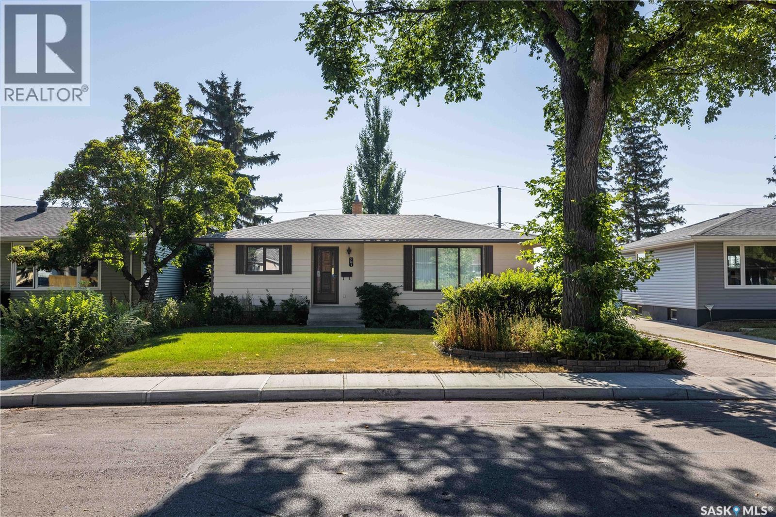 27 Ellison Crescent, Regina, SK
