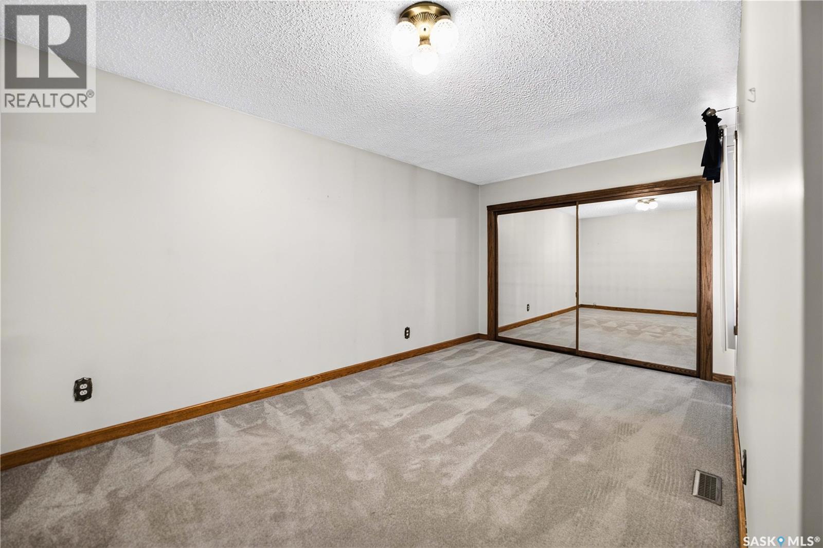 27 Ellison Crescent, Regina, SK