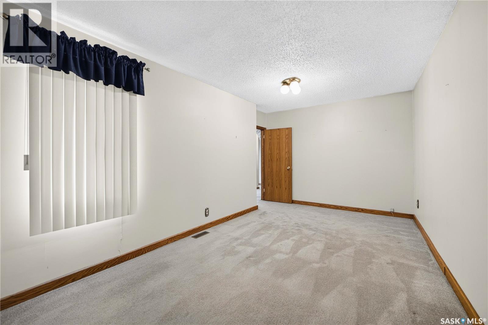 27 Ellison Crescent, Regina, SK