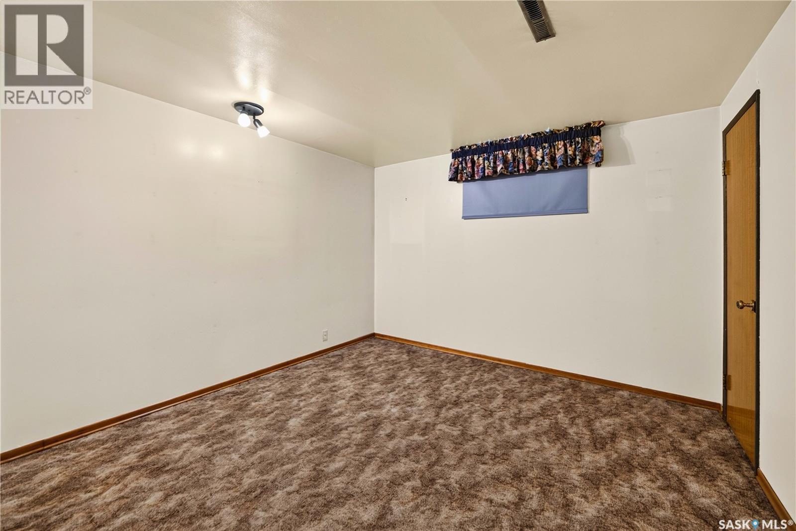 27 Ellison Crescent, Regina, SK