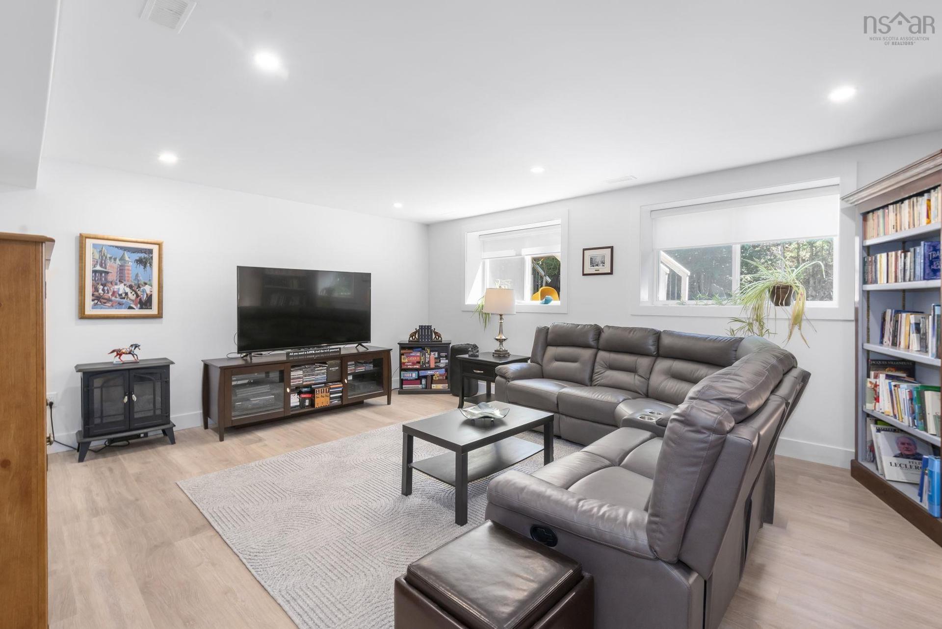 437 Heddas Way, Fall River, NS