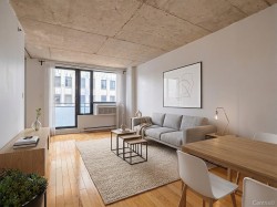 320-1451 Rue Parthenais Montréal (Ville-Marie), QC H2K 0A2