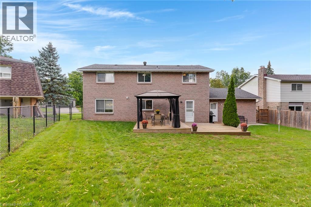 8 Blue Spruce Court, Kitchener, ON