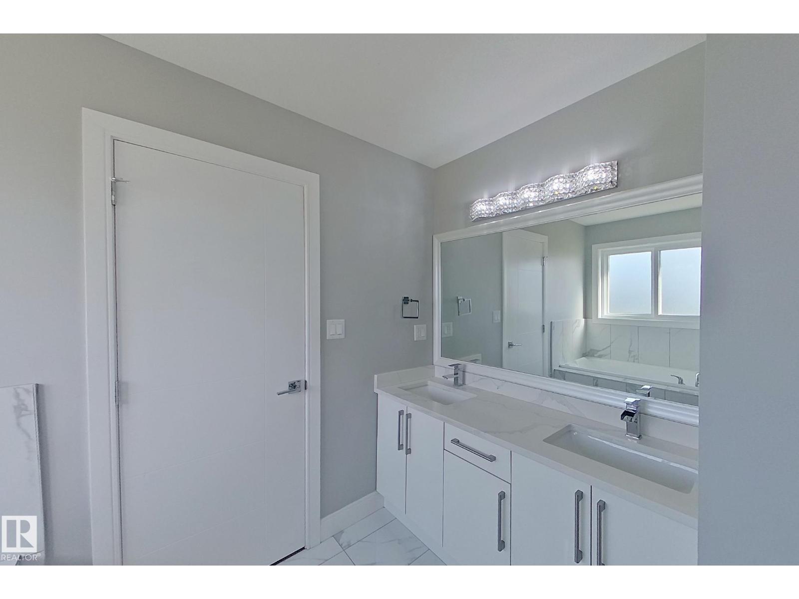 1304 165 St Sw, Edmonton, AB