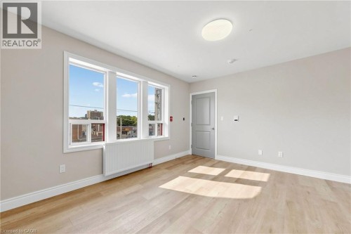 65 Sanford Avenue S, Hamilton, ON 