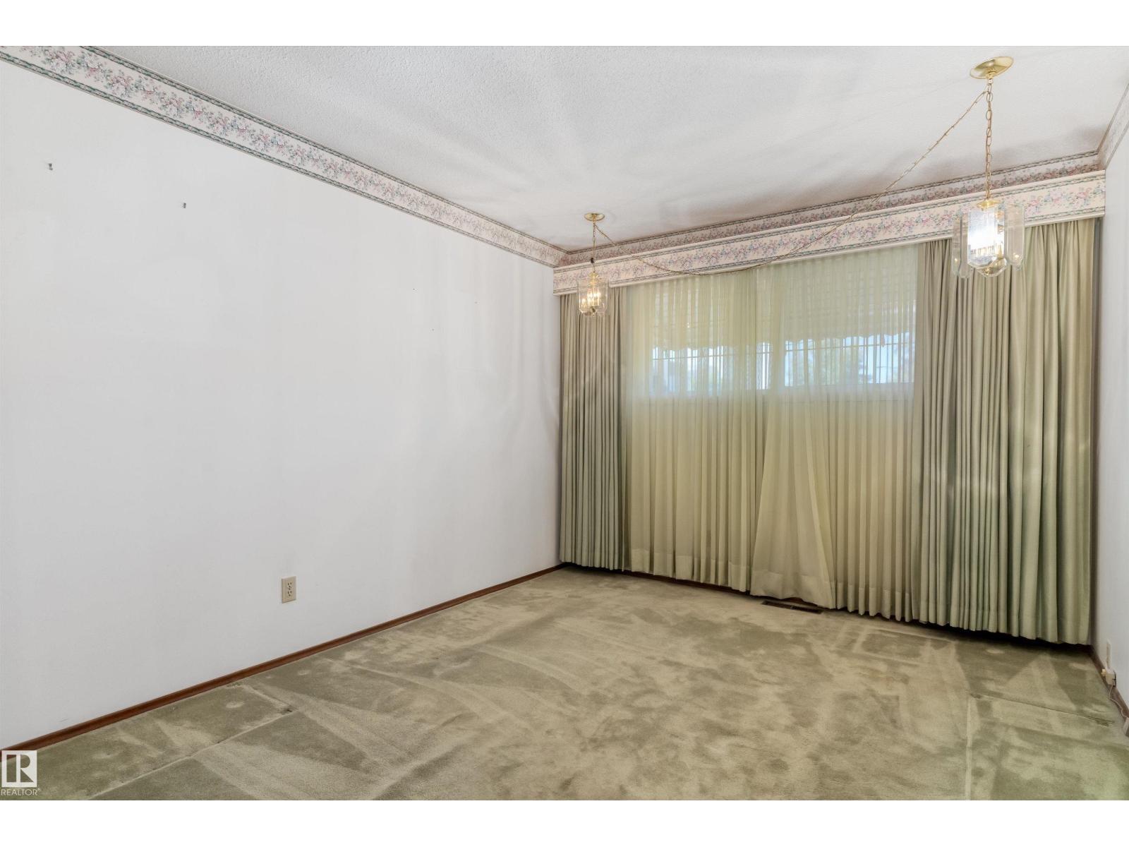 9807 165 St Nw, Edmonton, AB
