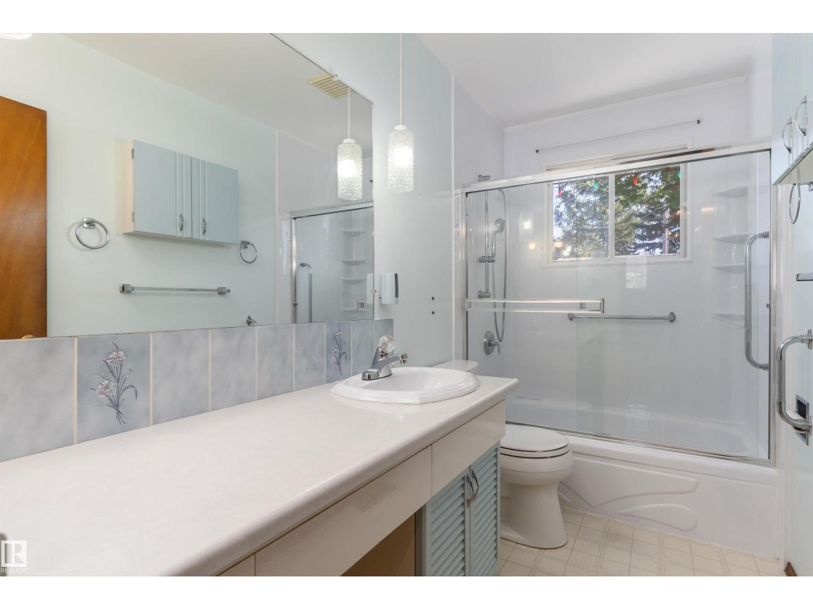 9807 165 St Nw, Edmonton, AB