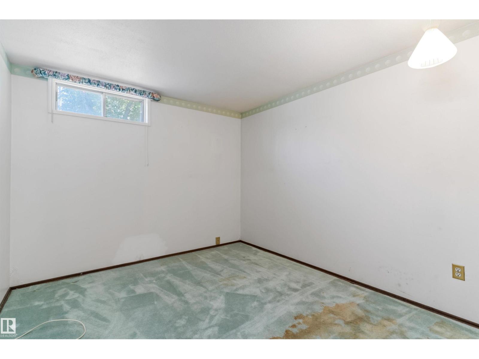 9807 165 St Nw, Edmonton, AB