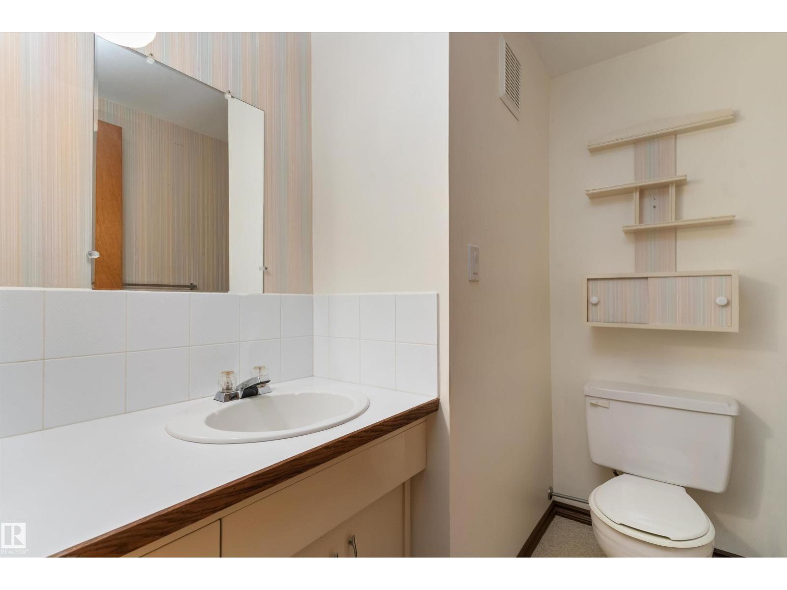 9807 165 St Nw, Edmonton, AB