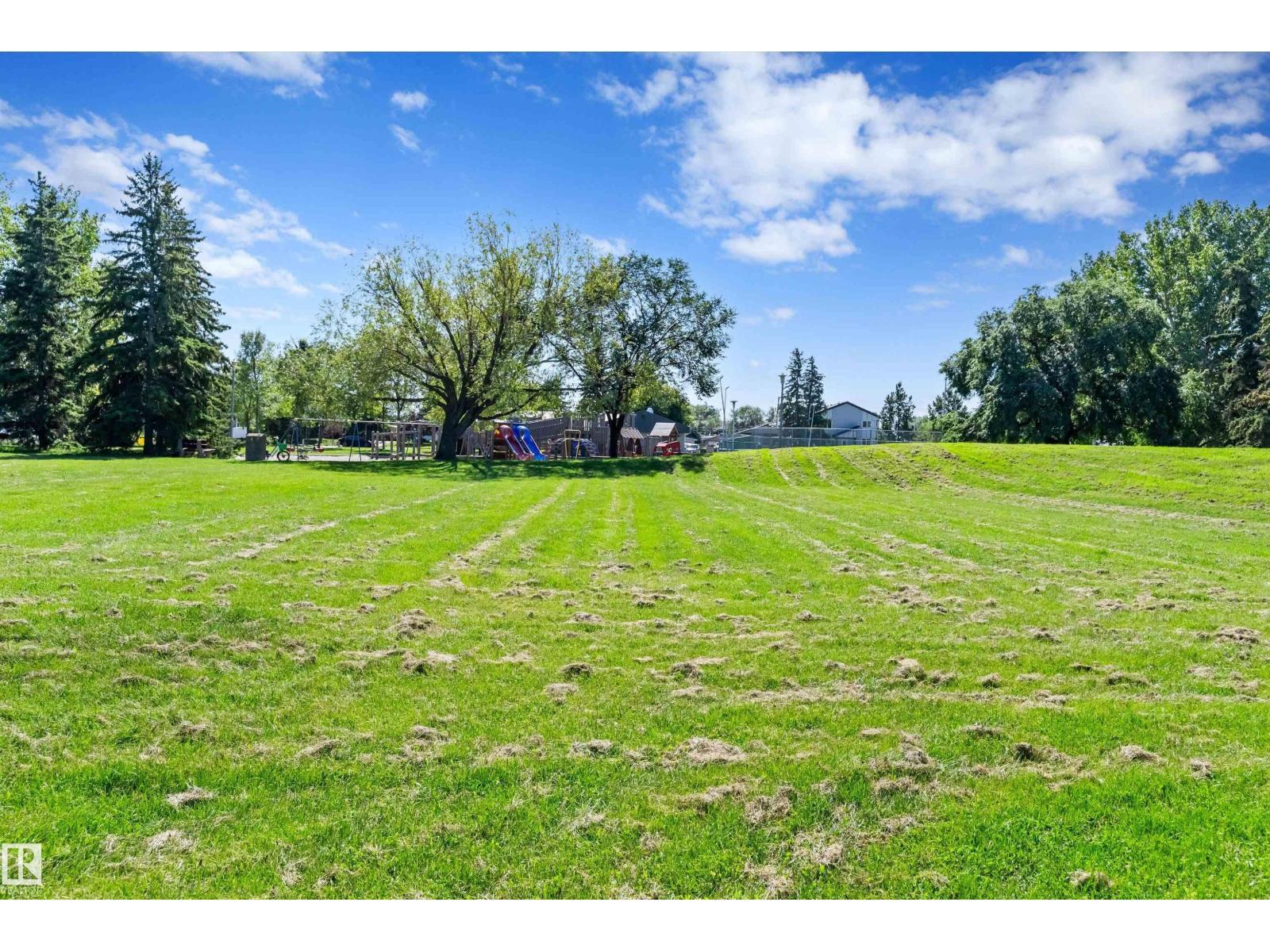 9807 165 St Nw, Edmonton, AB