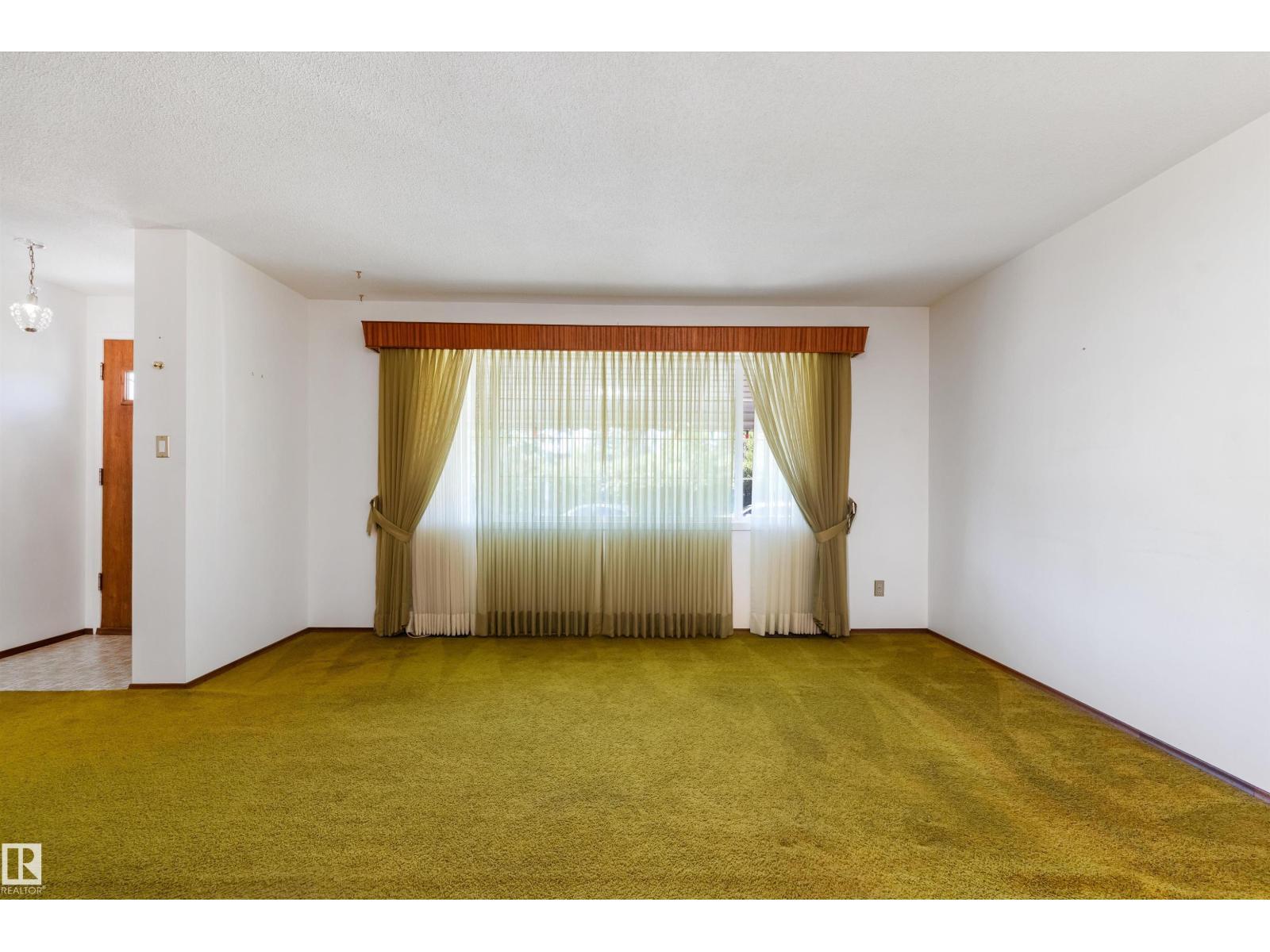 9807 165 St Nw, Edmonton, AB