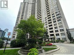 711 - 35 KINGSBRIDGE GARDEN CIRCLE W Mississauga, ON L5R 3Z5