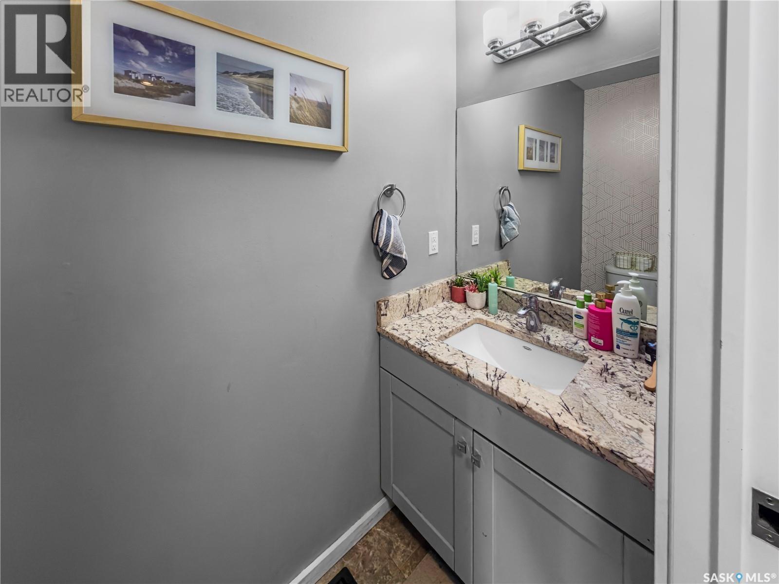 558 Geary Crescent, Saskatoon, SK