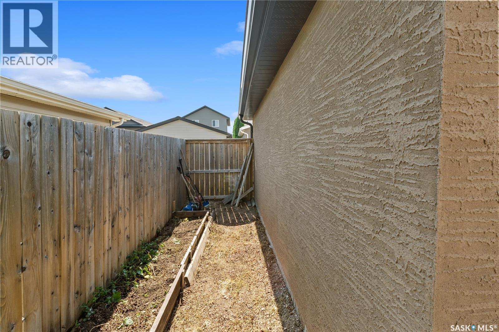 558 Geary Crescent, Saskatoon, SK