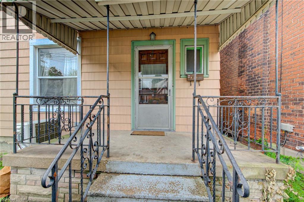 covered front porch - 24 Hunt Street, Hamilton, ON