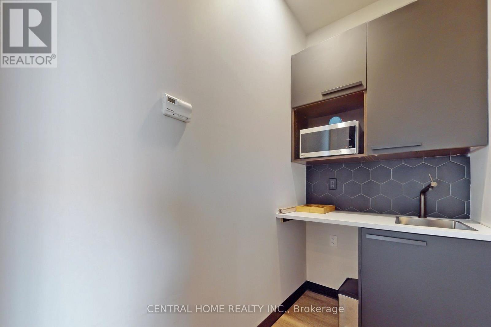 620 - 130 Queens Quay E, Toronto, ON