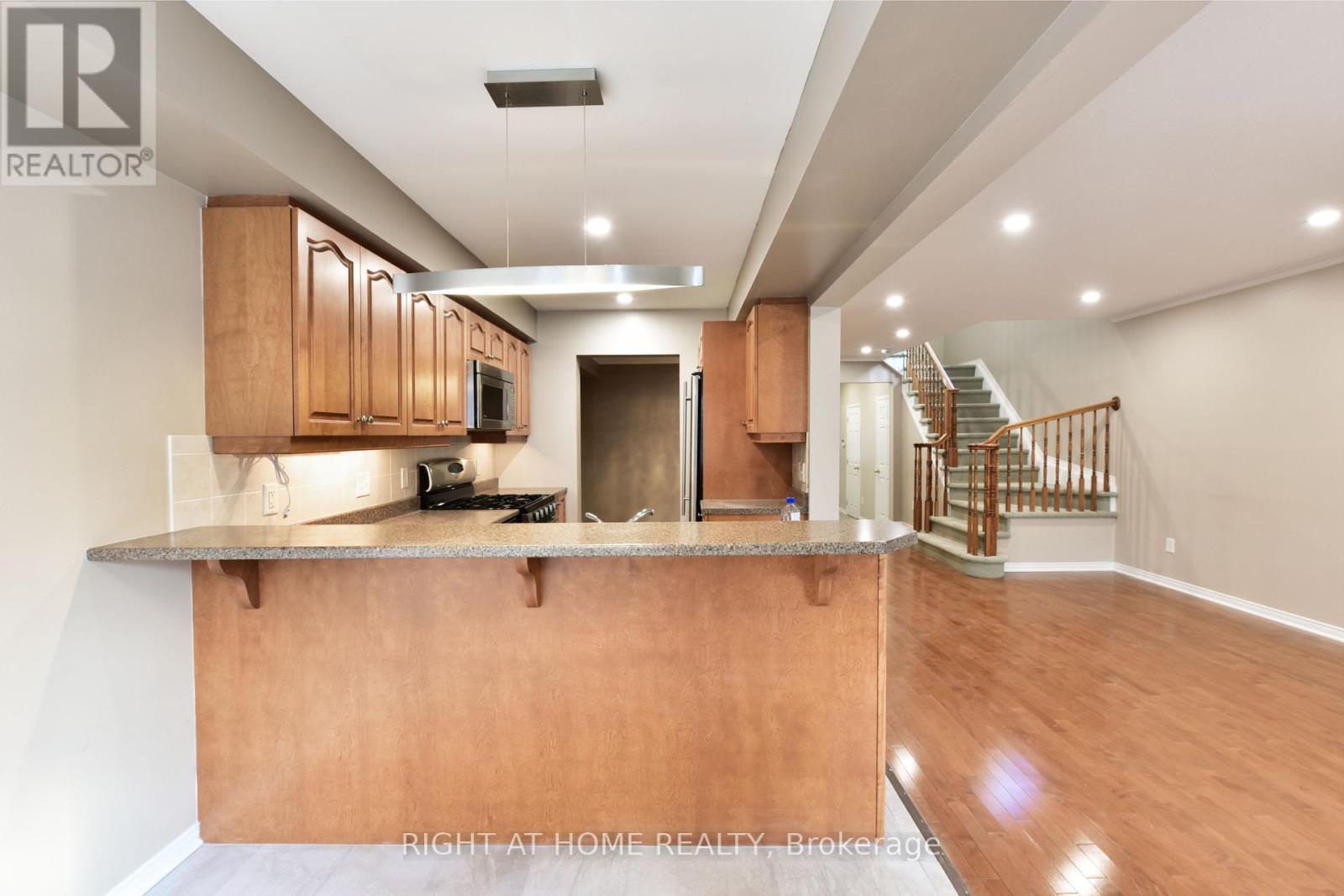 118 Braddock Private, Ottawa, ON