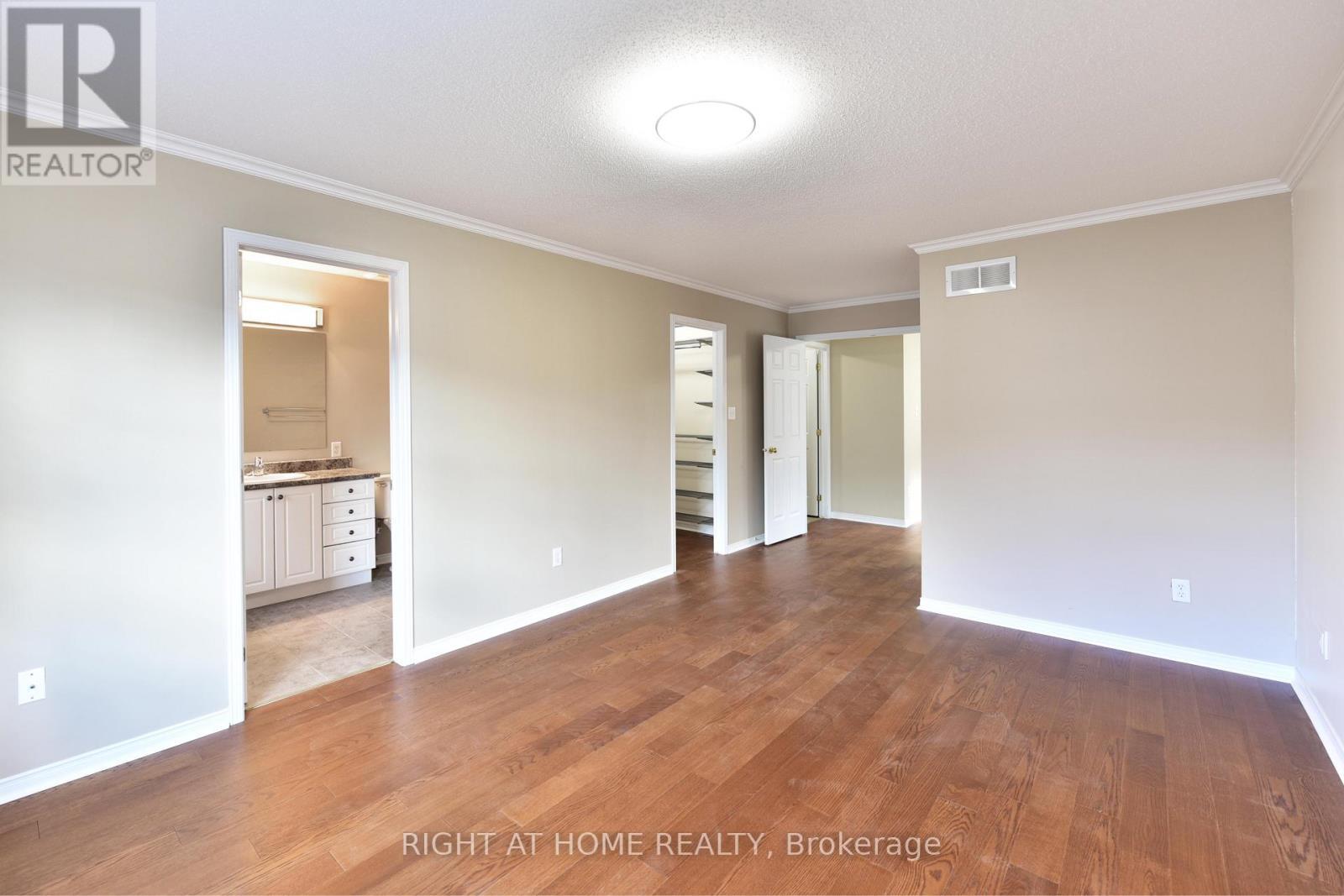 118 Braddock Private, Ottawa, ON