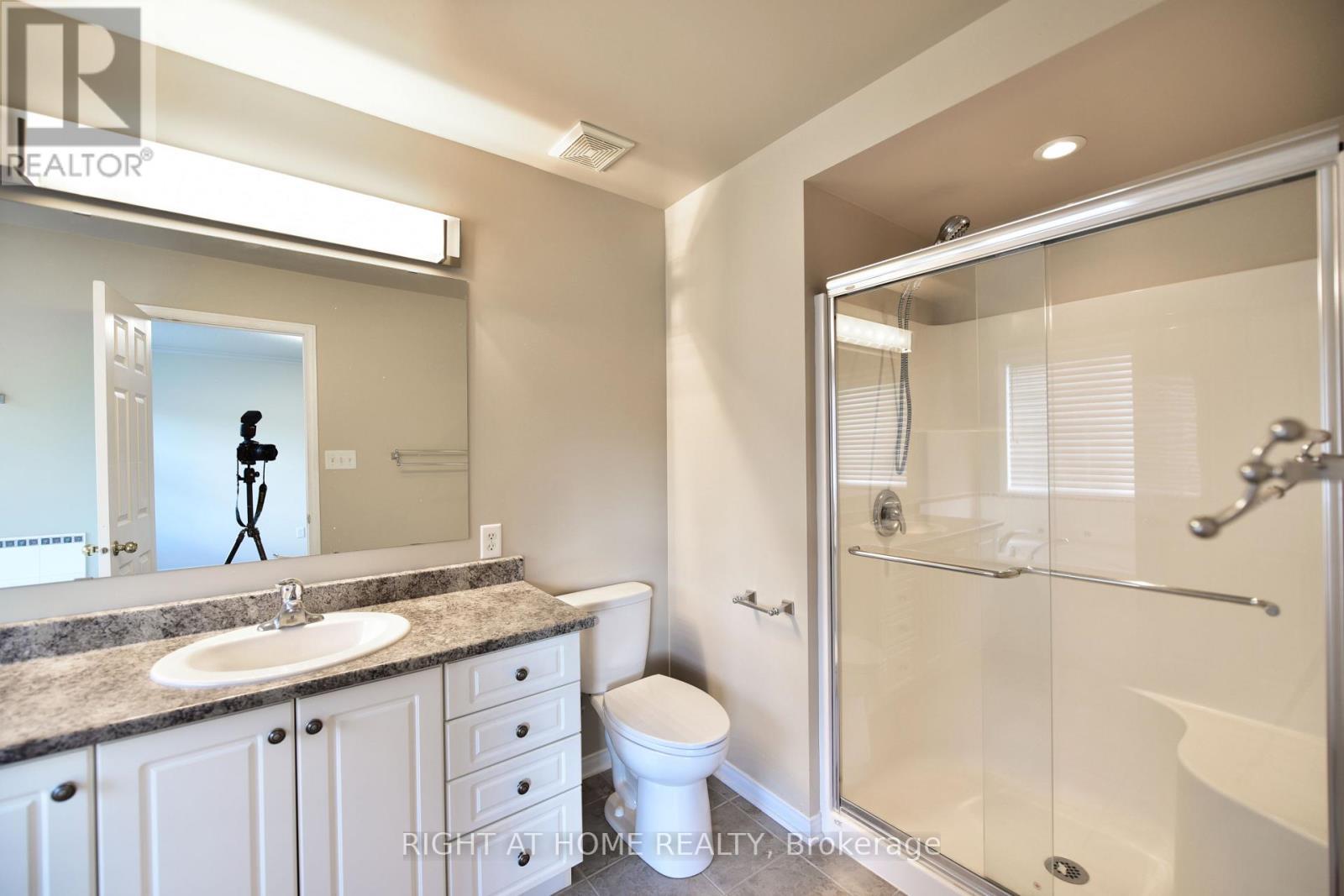 118 Braddock Private, Ottawa, ON