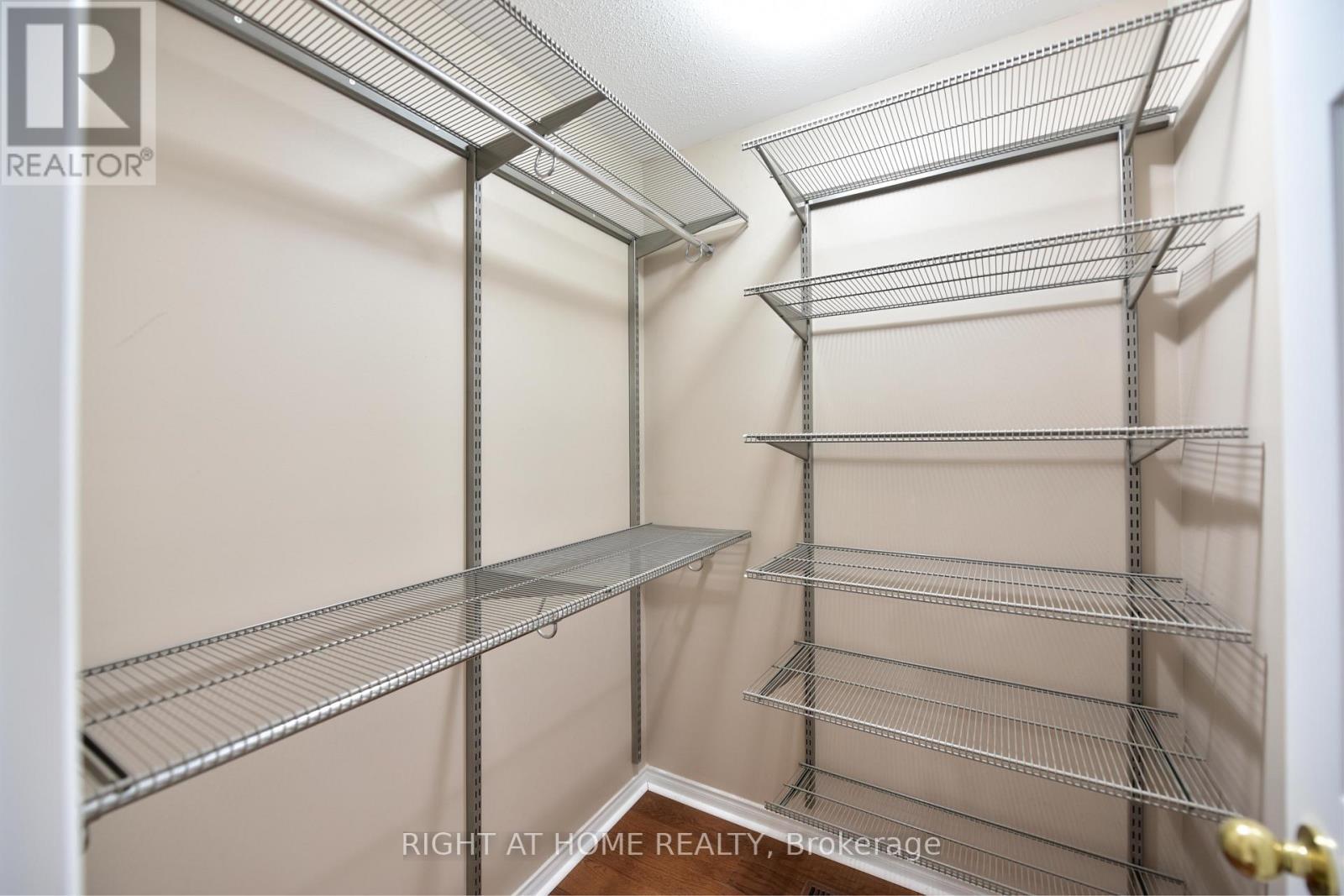 118 Braddock Private, Ottawa, ON