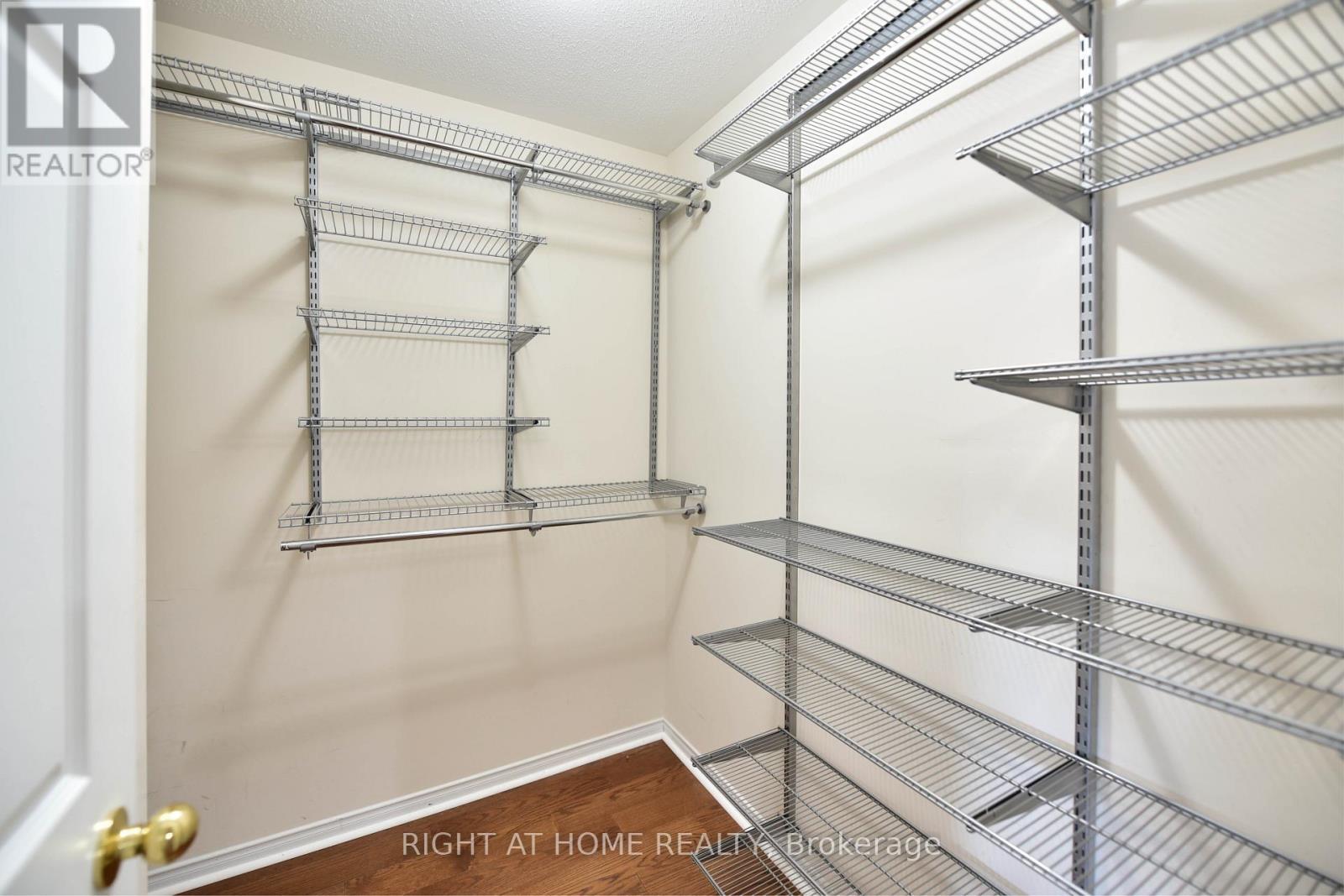 118 Braddock Private, Ottawa, ON